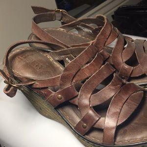 Born wedge brown comfy sandals